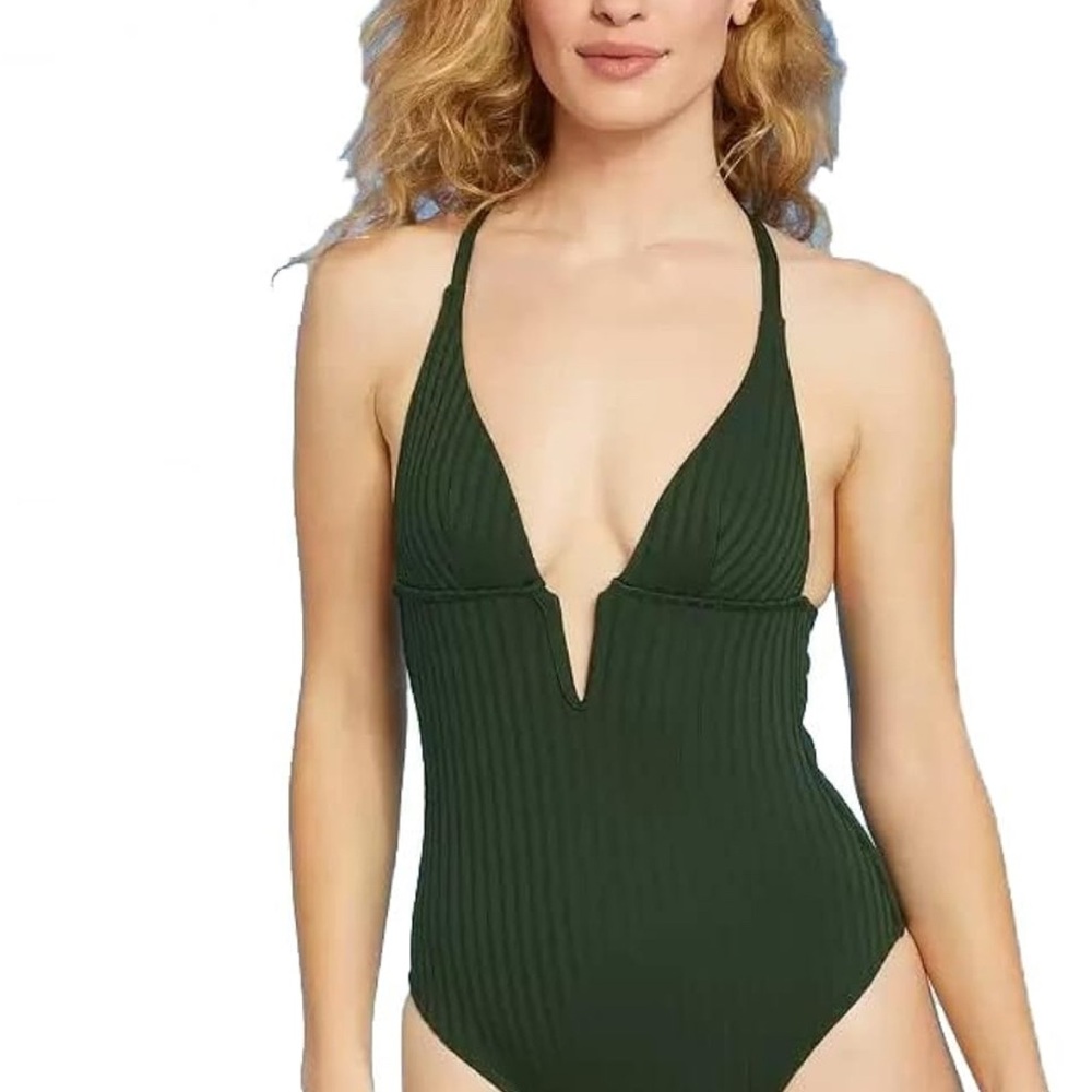 Shade and Shore Ribbed V Plunge Size M NWT!!